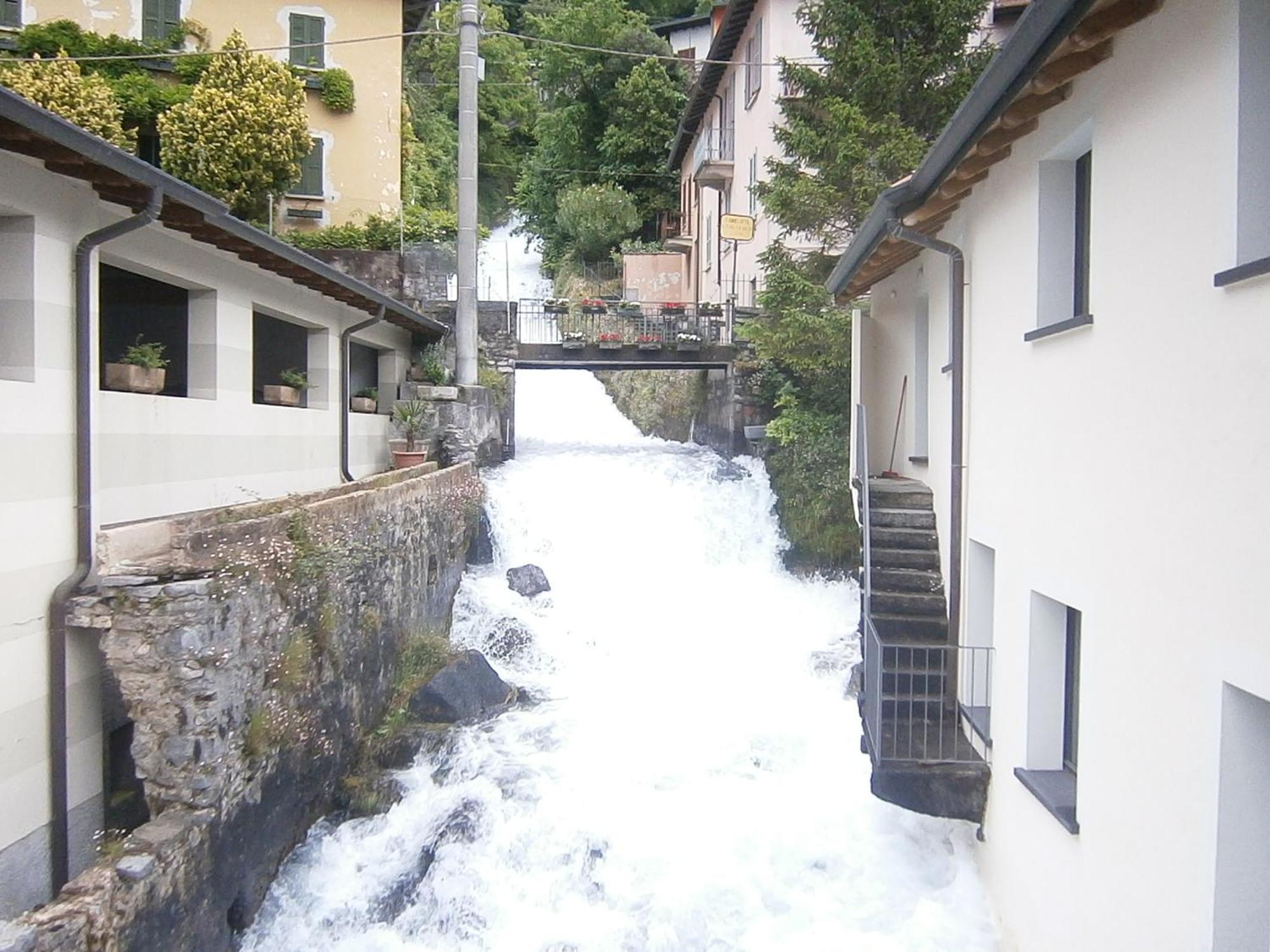 Casa In Riva Al Lago Varenna Ngoại thất bức ảnh