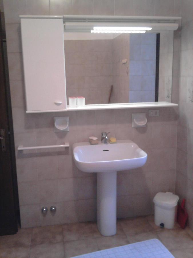 Casa In Riva Al Lago Varenna Ngoại thất bức ảnh